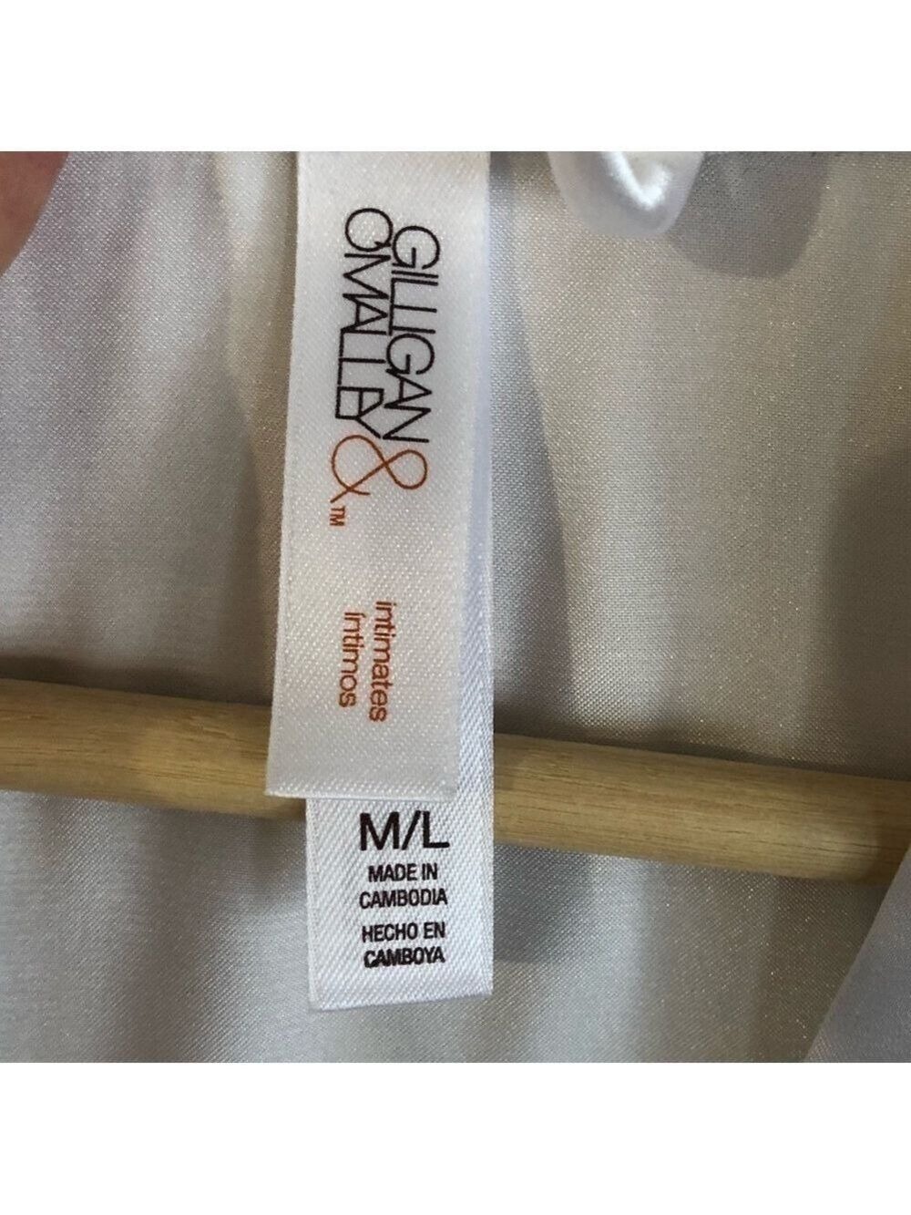 Gilligan & O’Malley white satin Bride robe size M/L - Picture 7 of 10